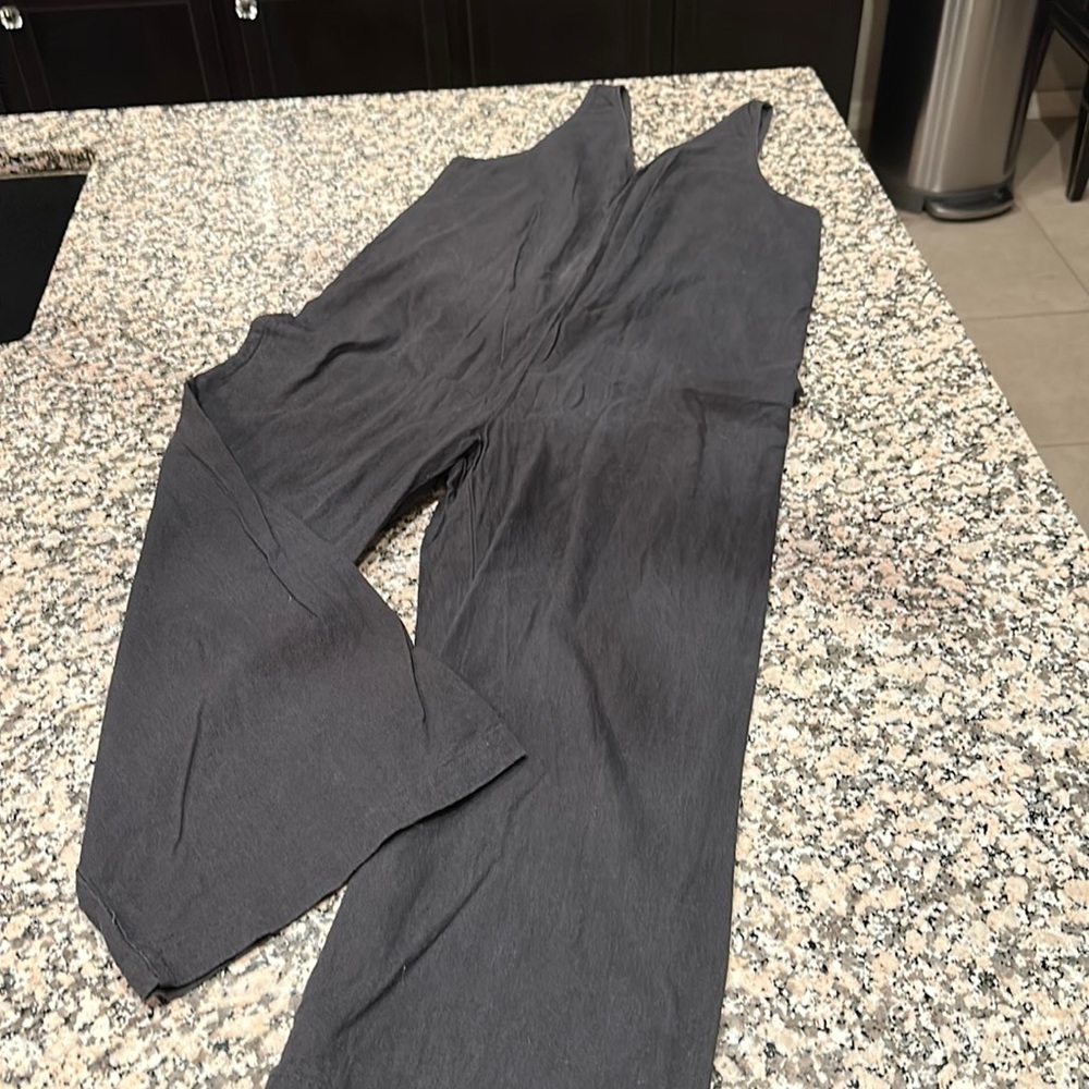 One piece with hidden side pockets linen jumper